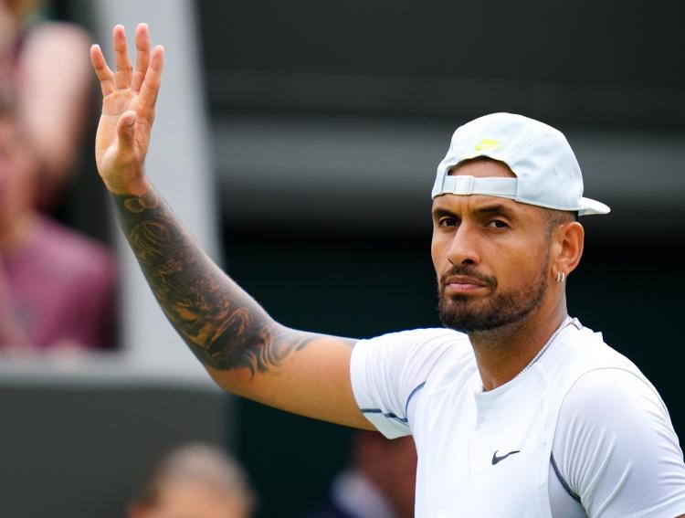 日本网球队逆转法国网球队，克耶高斯送出助攻