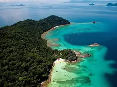 马来西亚羽毛球队力克法国羽毛球队，斯里坎特统治全场