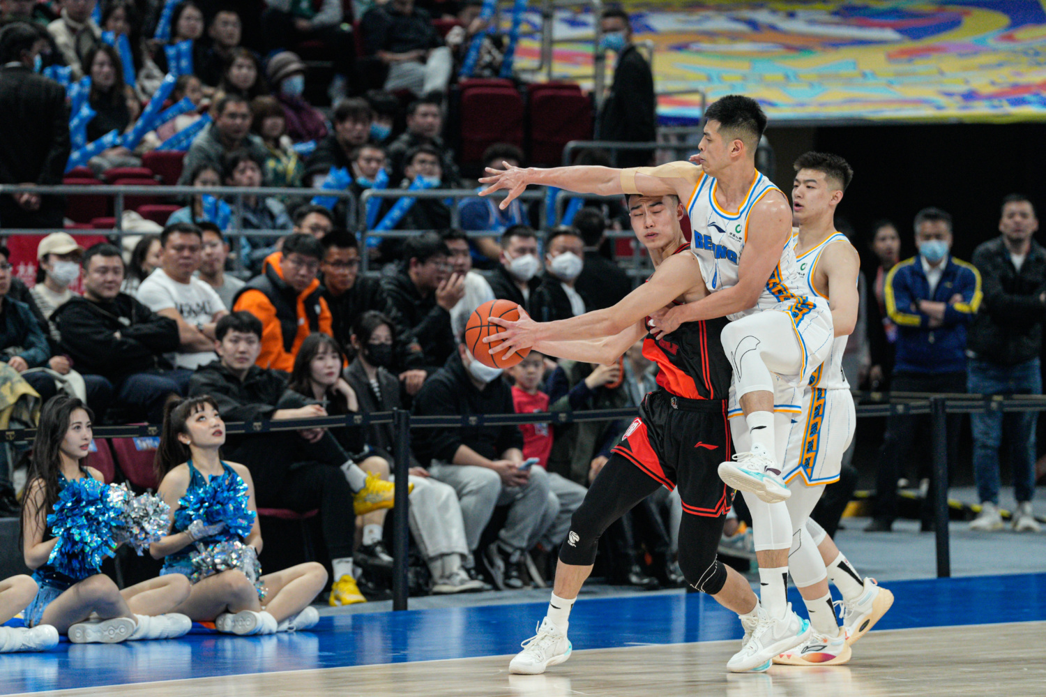 北京队碾压广东队，东契奇关键制胜