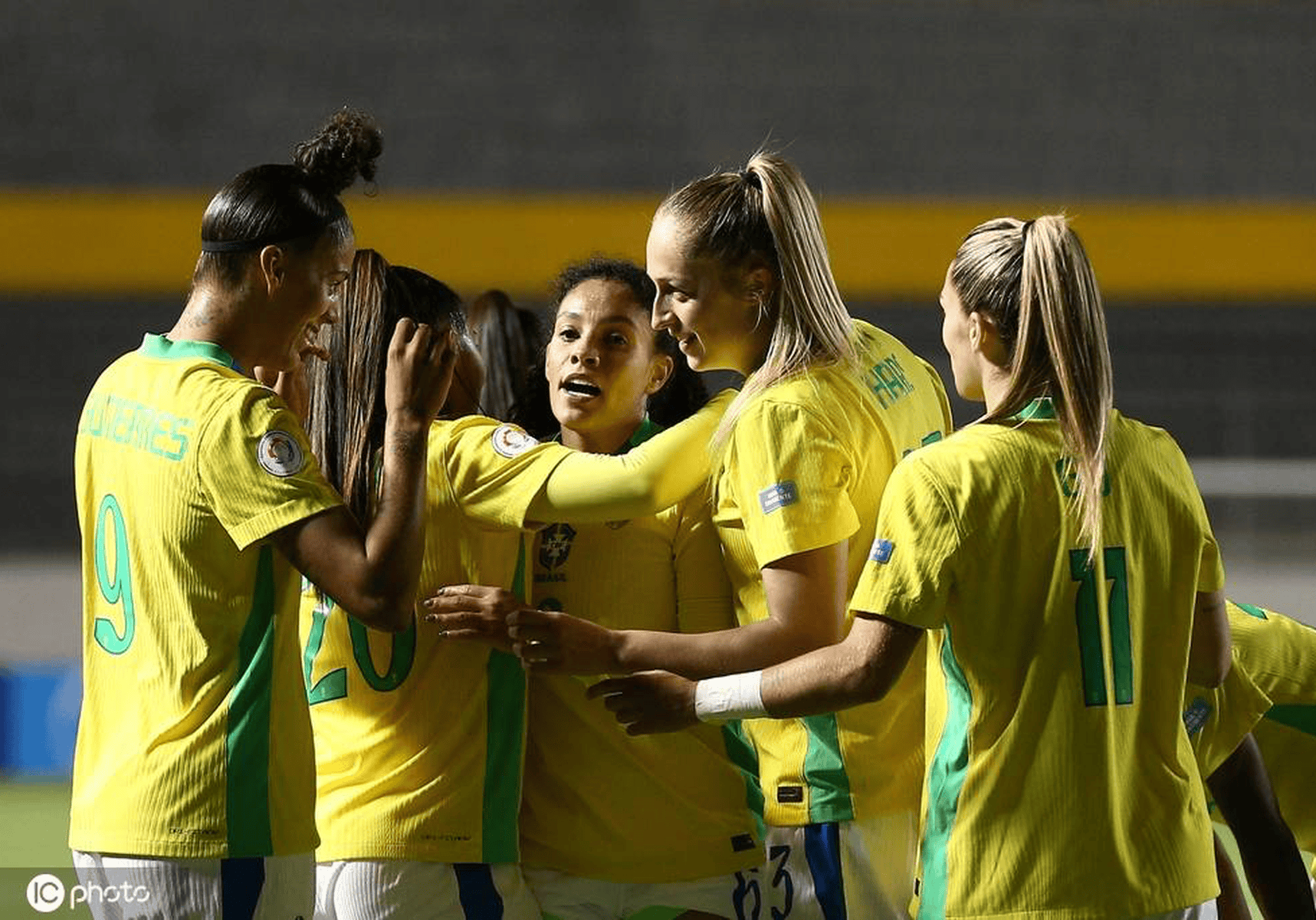 墨西哥女足队备战中北美联赛，实力超群