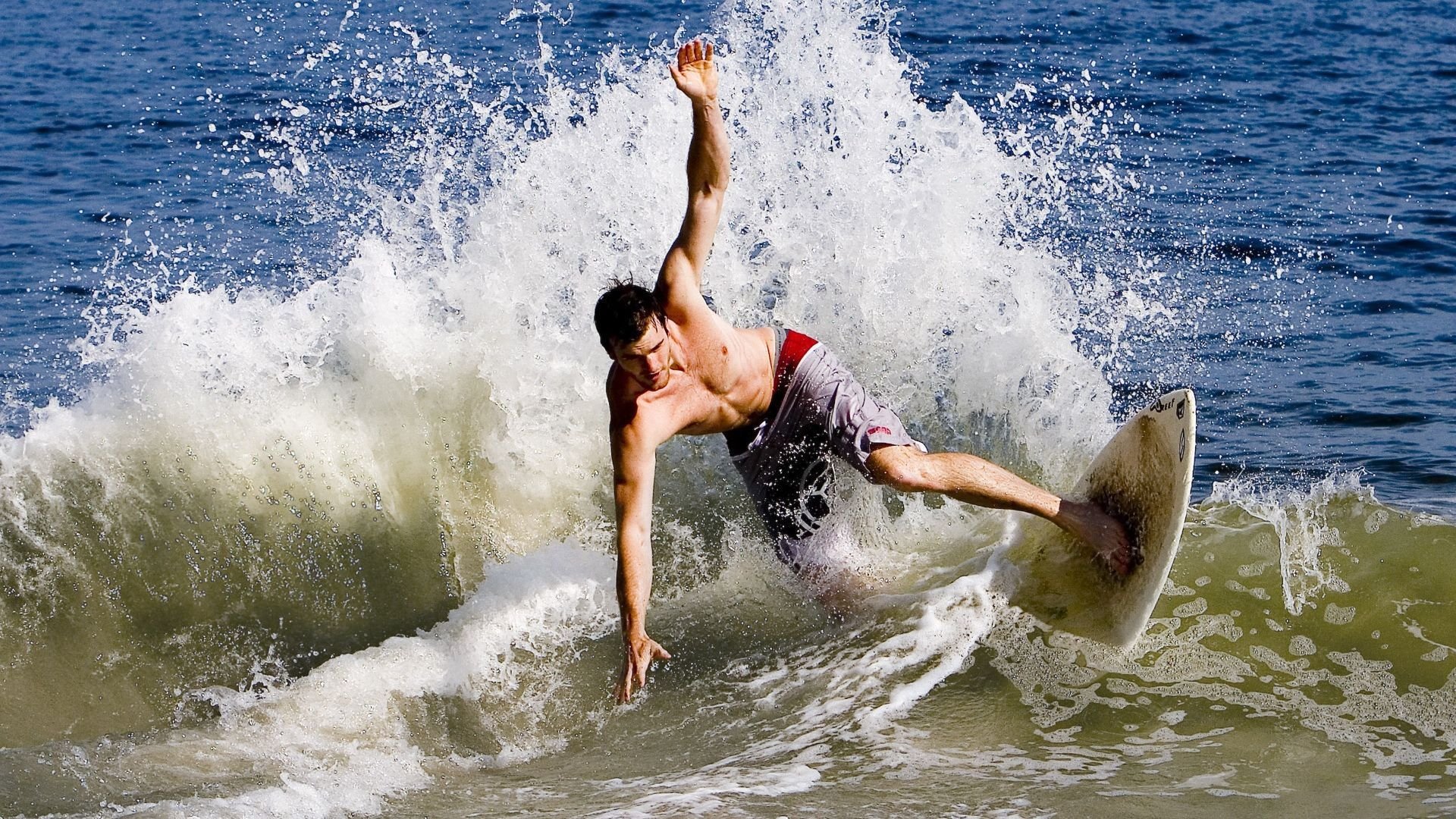 统治与撕裂，约基奇的万有引力与独行侠的进攻狂潮