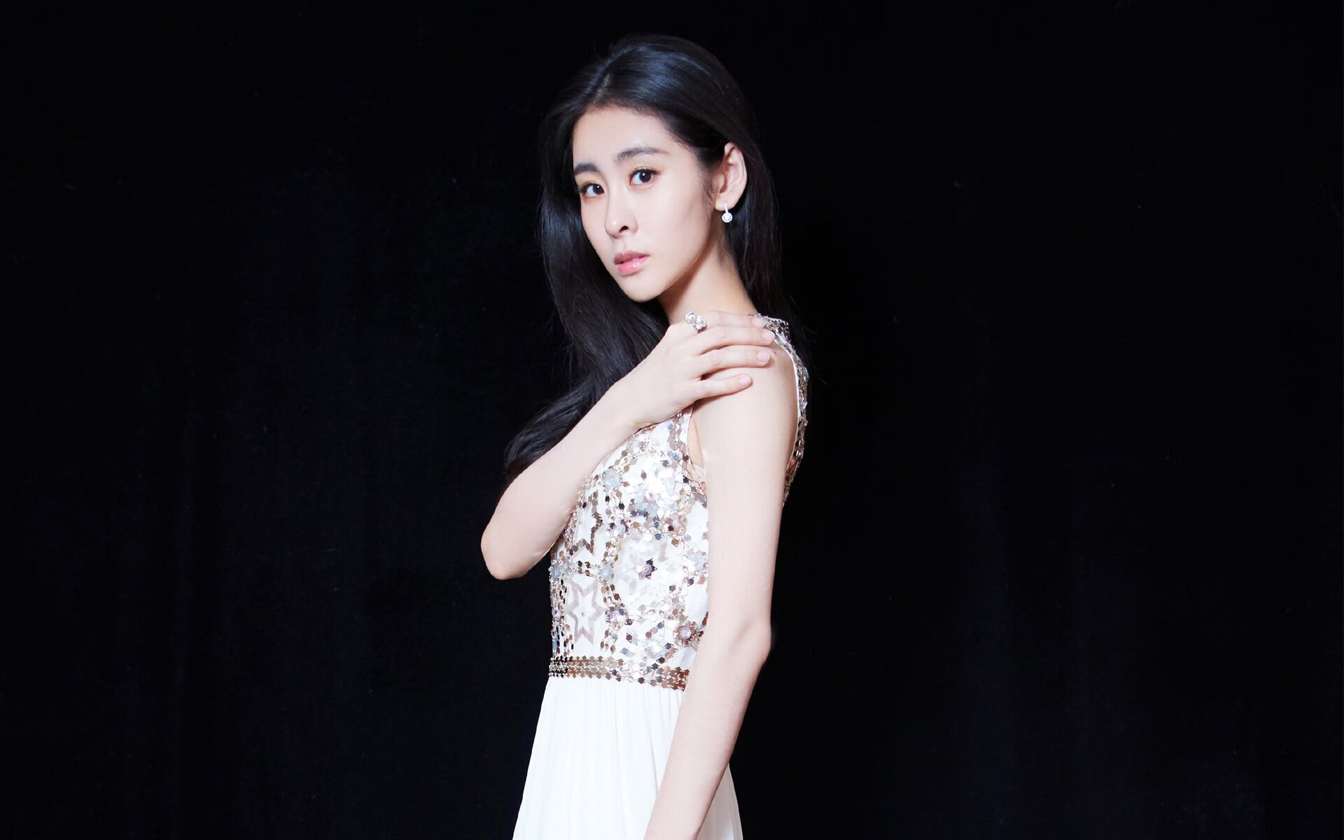 英雄归来与西亚风暴，阿圭罗梦幻舞步，伊拉克铁血压制厄瓜多尔